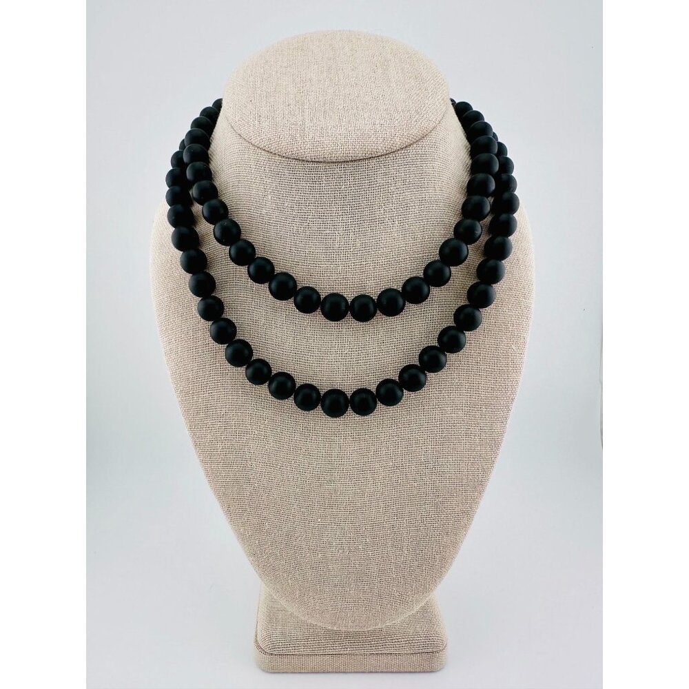 VTG Hand Strung Matte Black Glass Beads on Silver Tone Wire necklace 32 inch